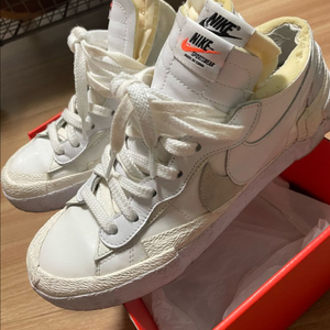 나이키 블레이저 사카이