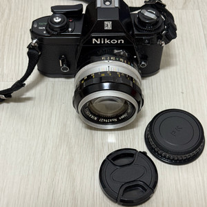 니콘EM수동필름카메라+50mm렌즈+필름1롤판매