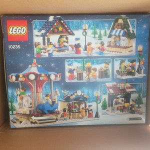 10235 레고 눈덮인마을축제