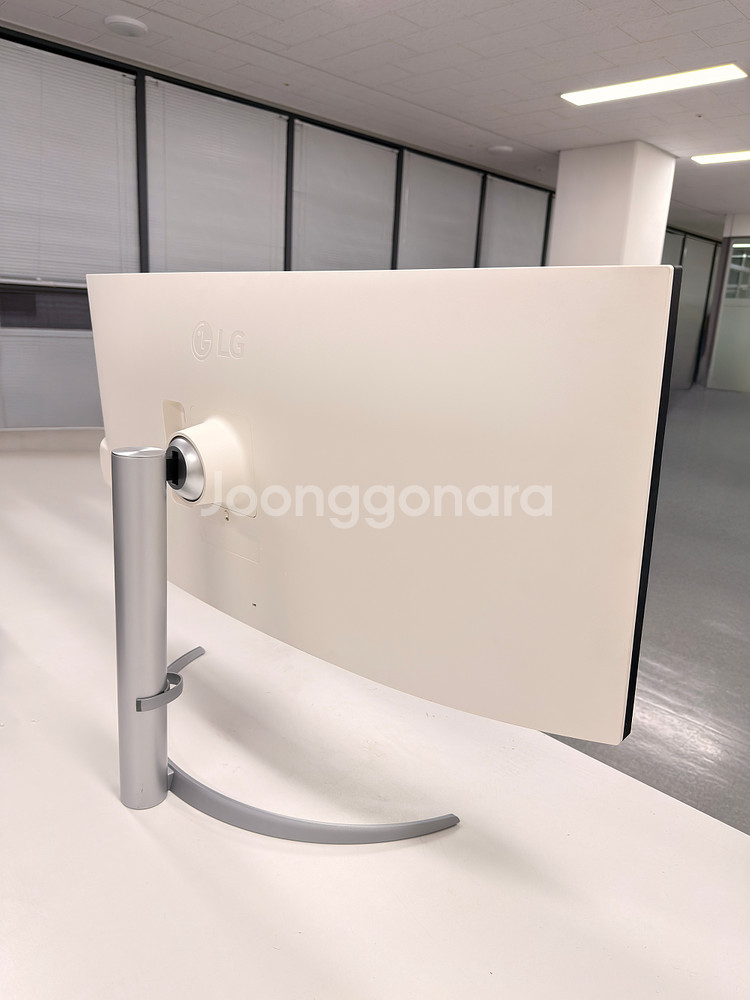 LG 울트라와이드 40WP95C 40인치 커브드 모니터--2