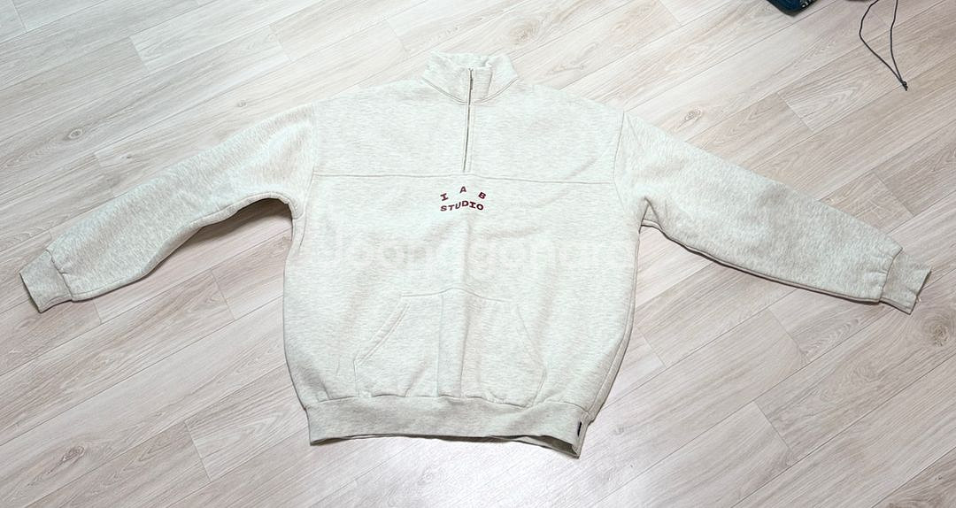 아이앱 스튜디오 하프 집업 오트밀 버건디 (23SS)--0