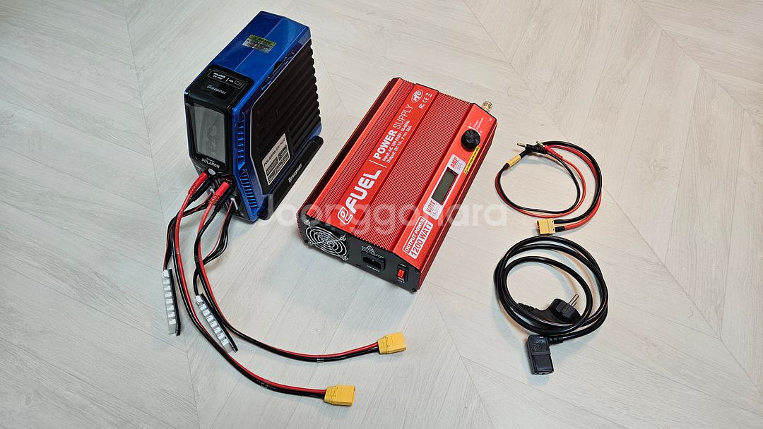 폴라론 1400 + SKYRC EFUEL 파써 --0