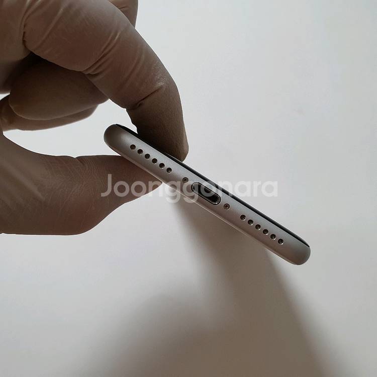 아이폰 SE2 128GB A-급 깔끔 정상해지--3