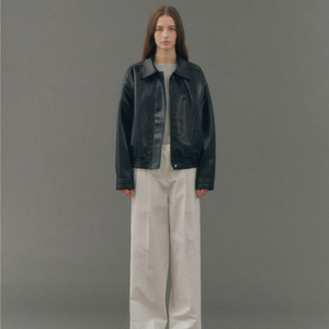 어그스트 비건 레더 블루종