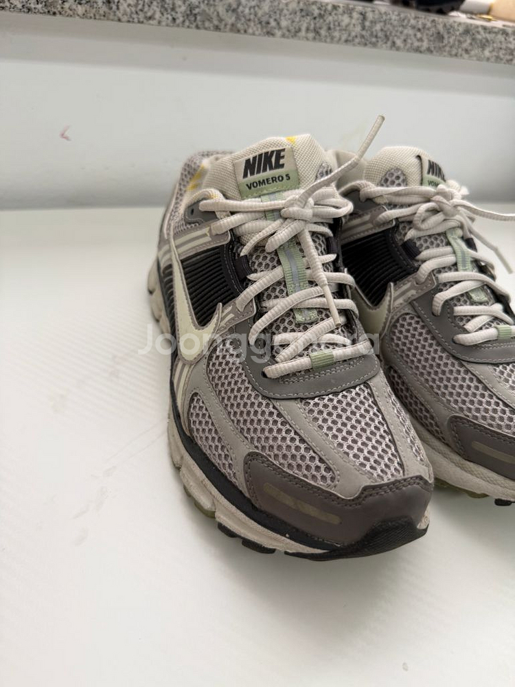 정품) 나이키 줌 보메로5 운동화 255--2