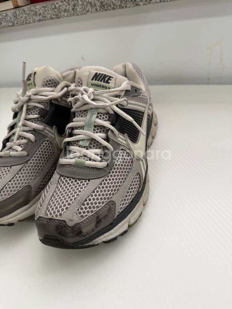 정품) 나이키 줌 보메로5 운동화 255--1
