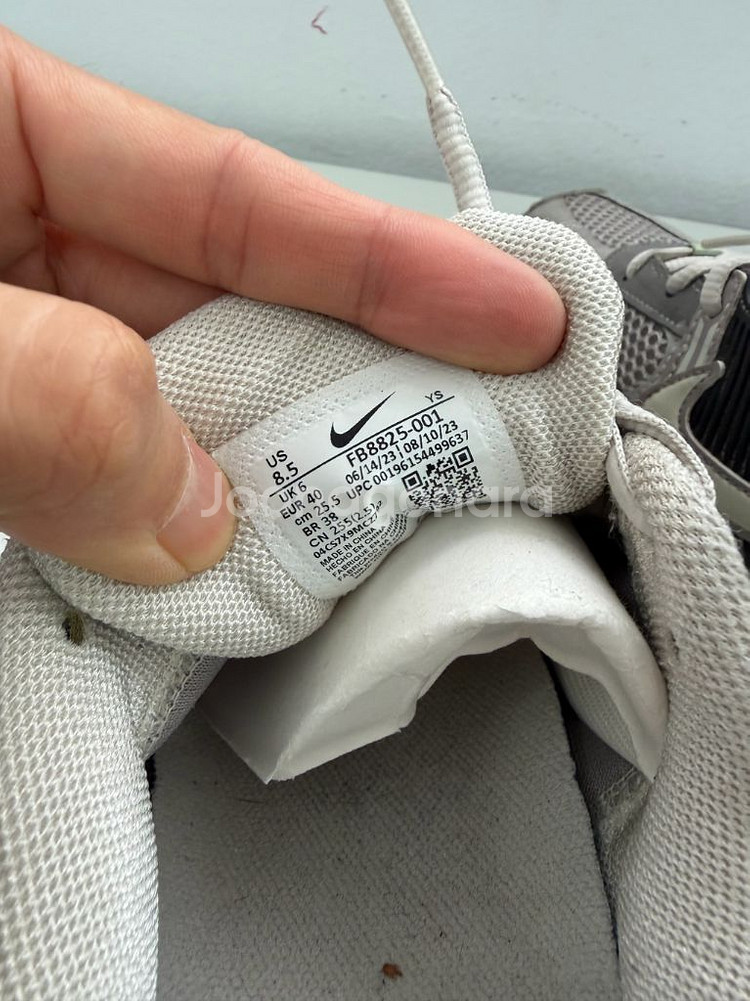 정품) 나이키 줌 보메로5 운동화 255--8