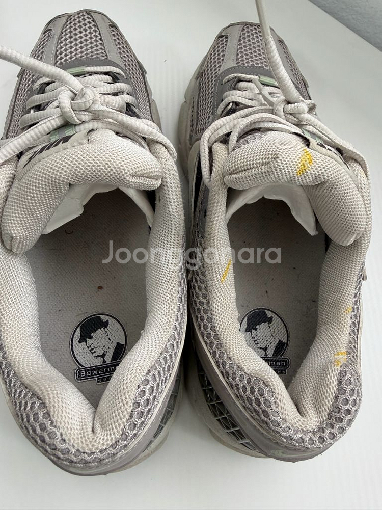 정품) 나이키 줌 보메로5 운동화 255--7