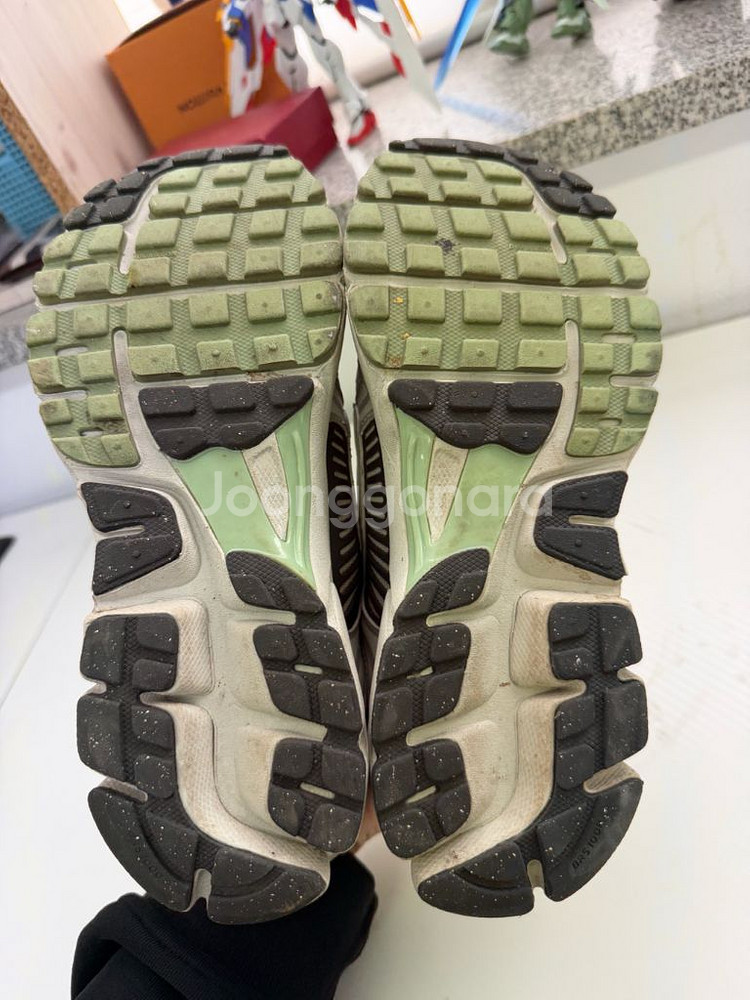 정품) 나이키 줌 보메로5 운동화 255--9