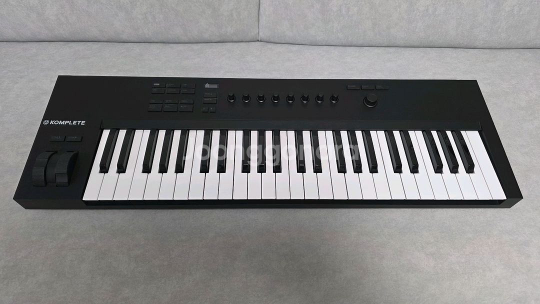 NI komplete Kontrol A49 마스터키보드--1
