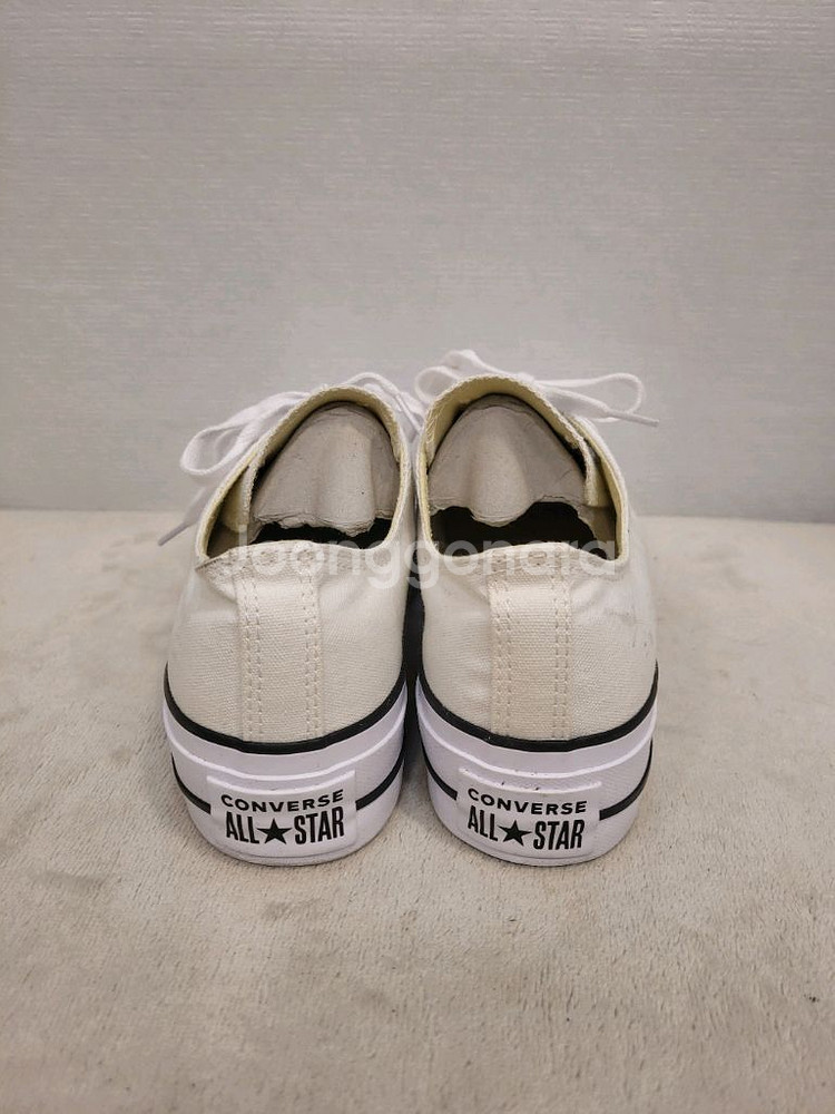 컨버스 척테일러 올스타 리프트 흰색 240mm--3