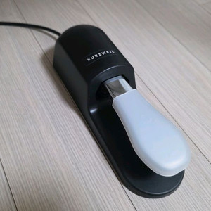 커즈와일 KP3 서스테인 페달