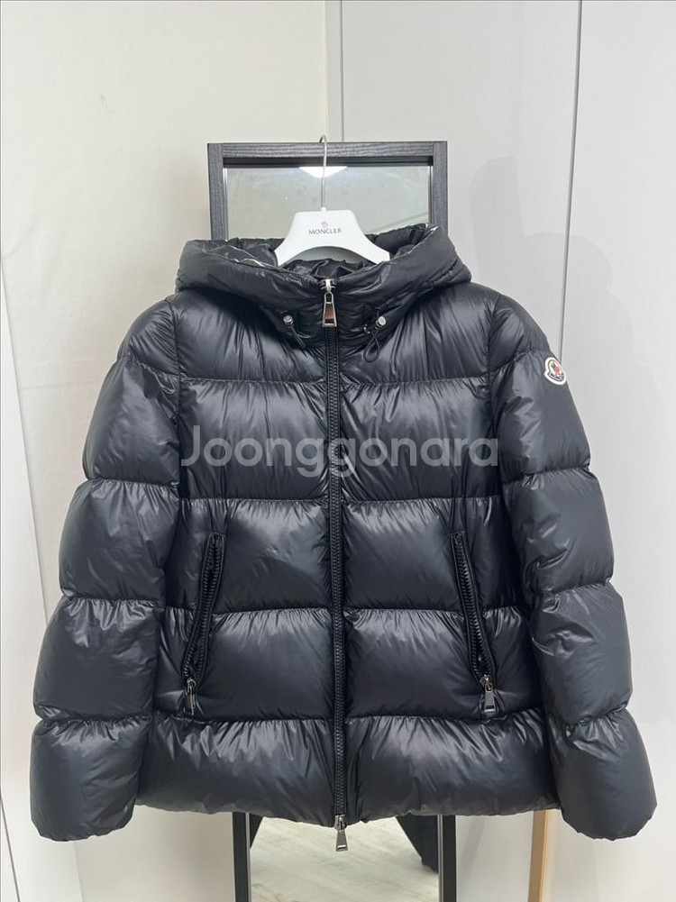 정품.몽클레어 Serittes 후드 쇼트 다운패딩--0