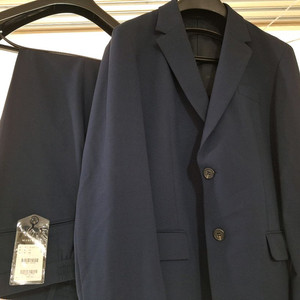 .남성정장세트.네이비색상택 그대로 새옷이에요물세탁가능해