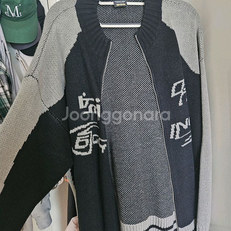 꼼파뇨 커브드 블록 니트 집업 블랙 M--1