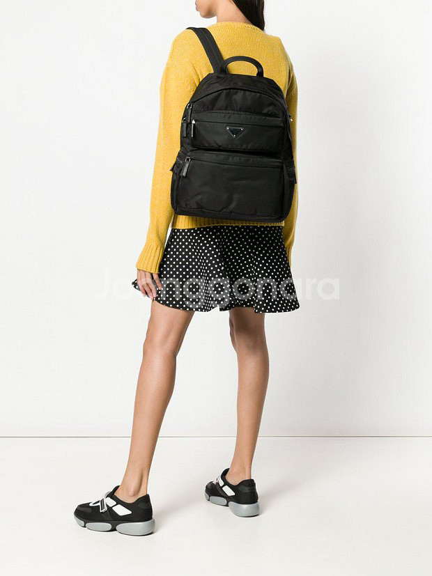 정품) 프라다 백팩 (남녀공용)--3