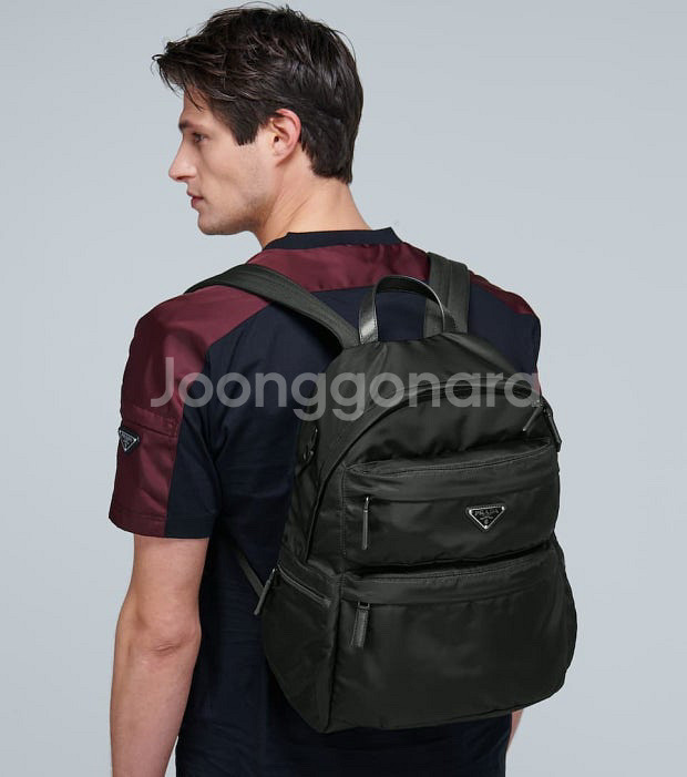 정품) 프라다 백팩 (남녀공용)--2