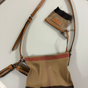 버버리 호보백 정품