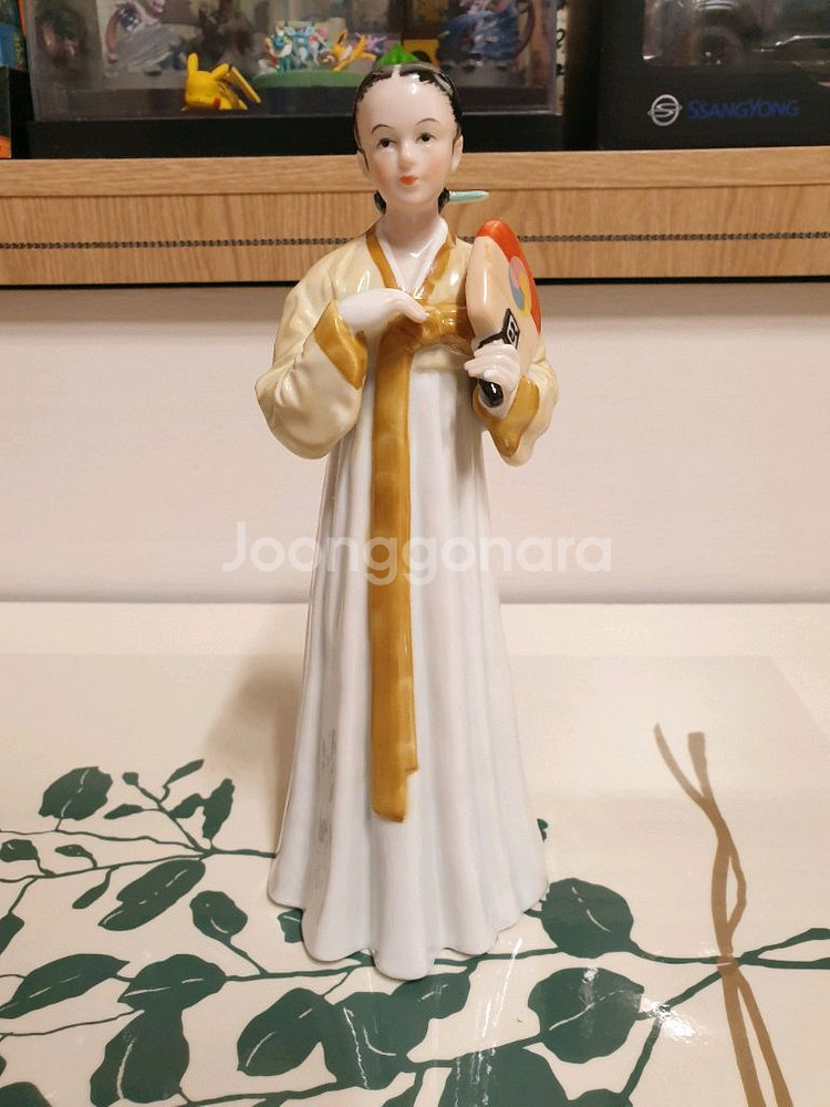 요업개발. 아리랑 부채 피겨린.도자기인형--0