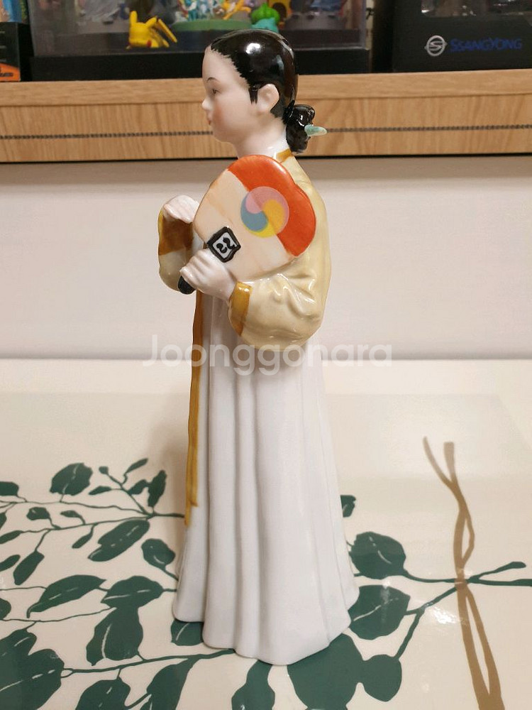 요업개발. 아리랑 부채 피겨린.도자기인형--1