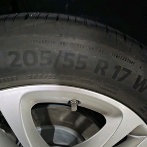 밴츠 a220 타이어 네 개