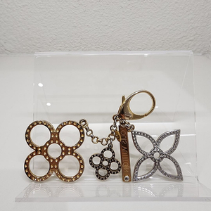 루이비통 M65090 메탈 모노그램 타파쥬 키링