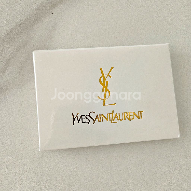 입생로랑 VIP 기프트 가죽케이스 카드형 손거울--1