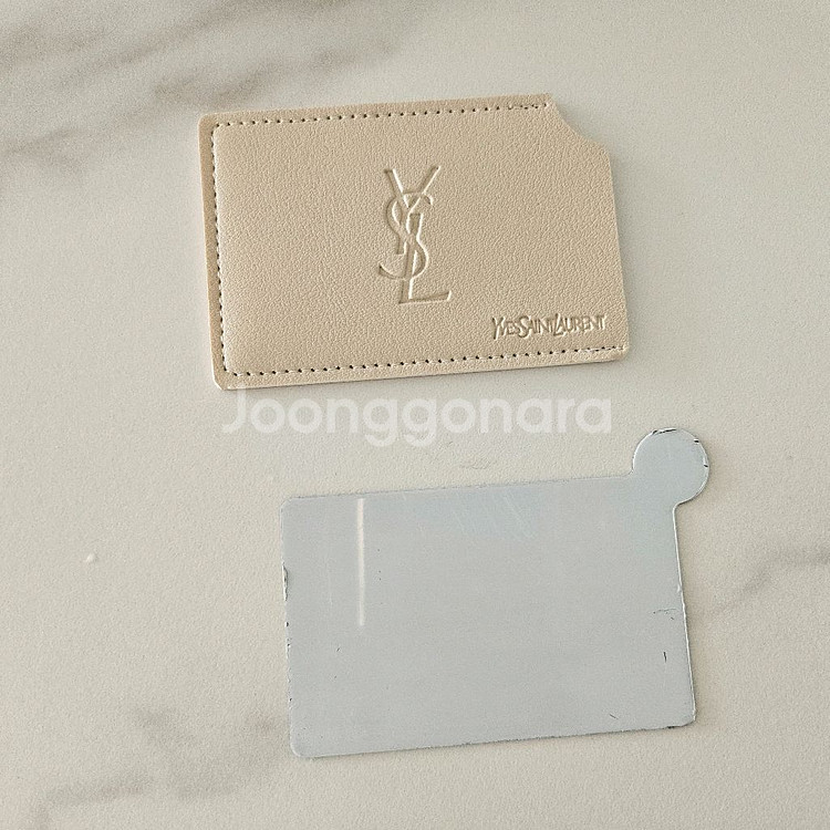 입생로랑 VIP 기프트 가죽케이스 카드형 손거울--3
