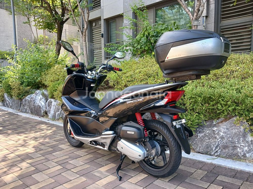 PCX125 2018년식 8,487km--3