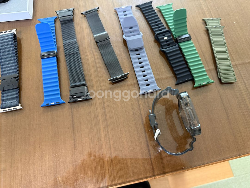 애플워치 울트라2 49mm 티타늄 블랙 + 스트랩 다수--1