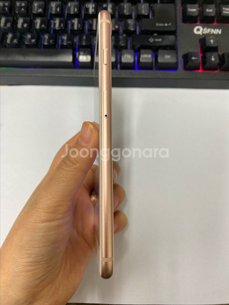 아이폰8플러스 로즈골드 외관깔끔 64GB--5