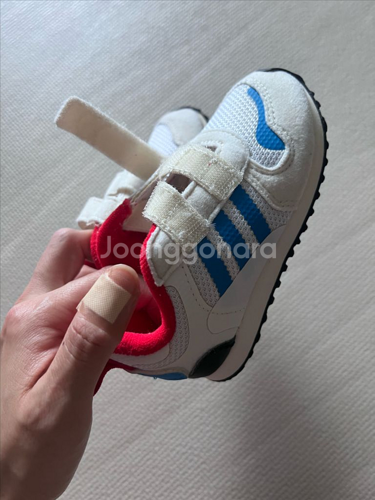 아디다스 키즈 운동화--6