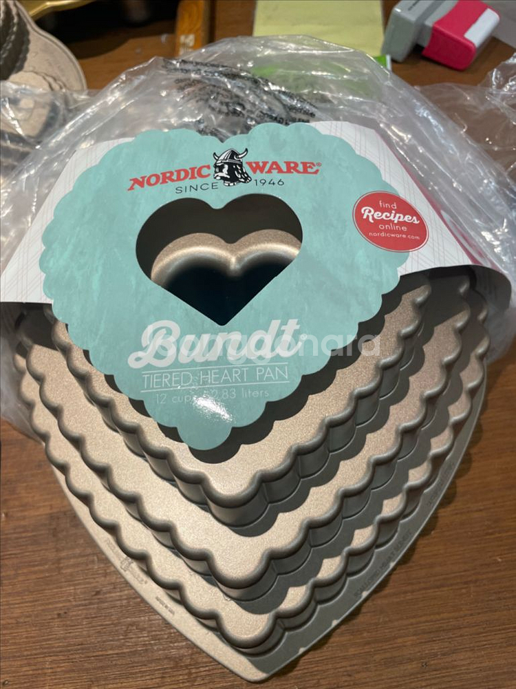 Nordic Ware 베이킹 틀 , 번트틀 팝니다.--5