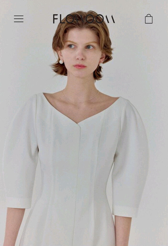 플로움 베로니카 드레스 화이트 xs사이즈 판매합니다--1