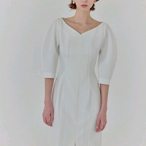 플로움 베로니카 드레스 화이트 xs사이즈 판매합니다