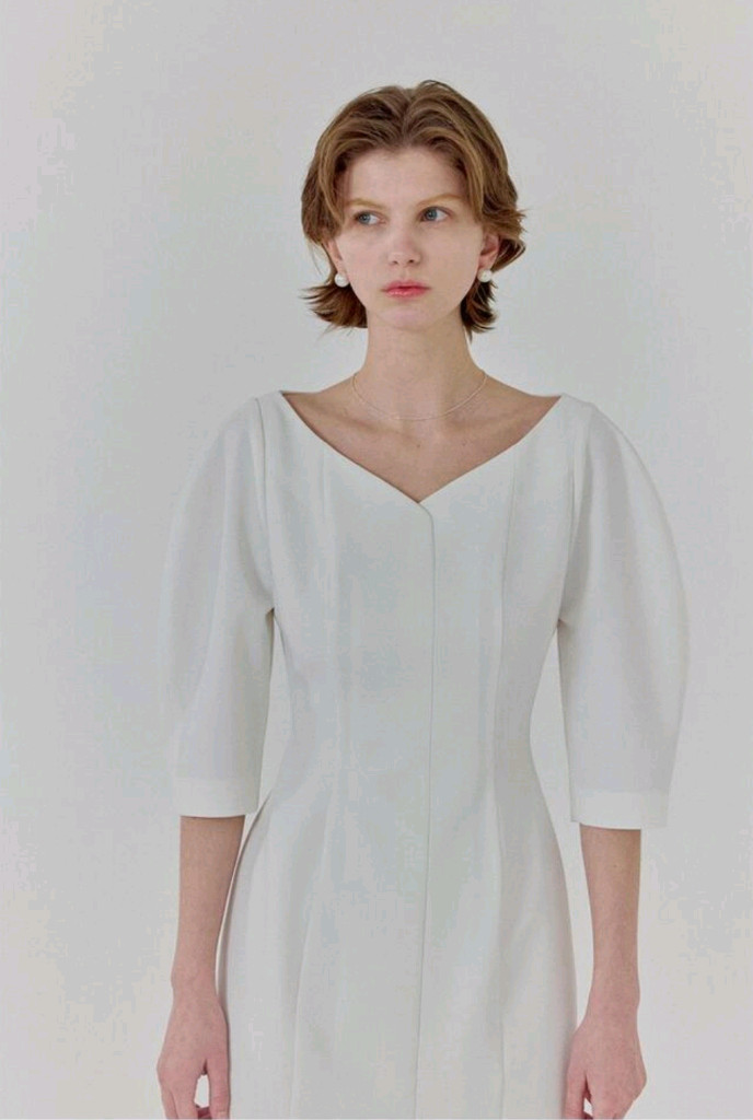 플로움 베로니카 드레스 화이트 xs사이즈 판매합니다--3