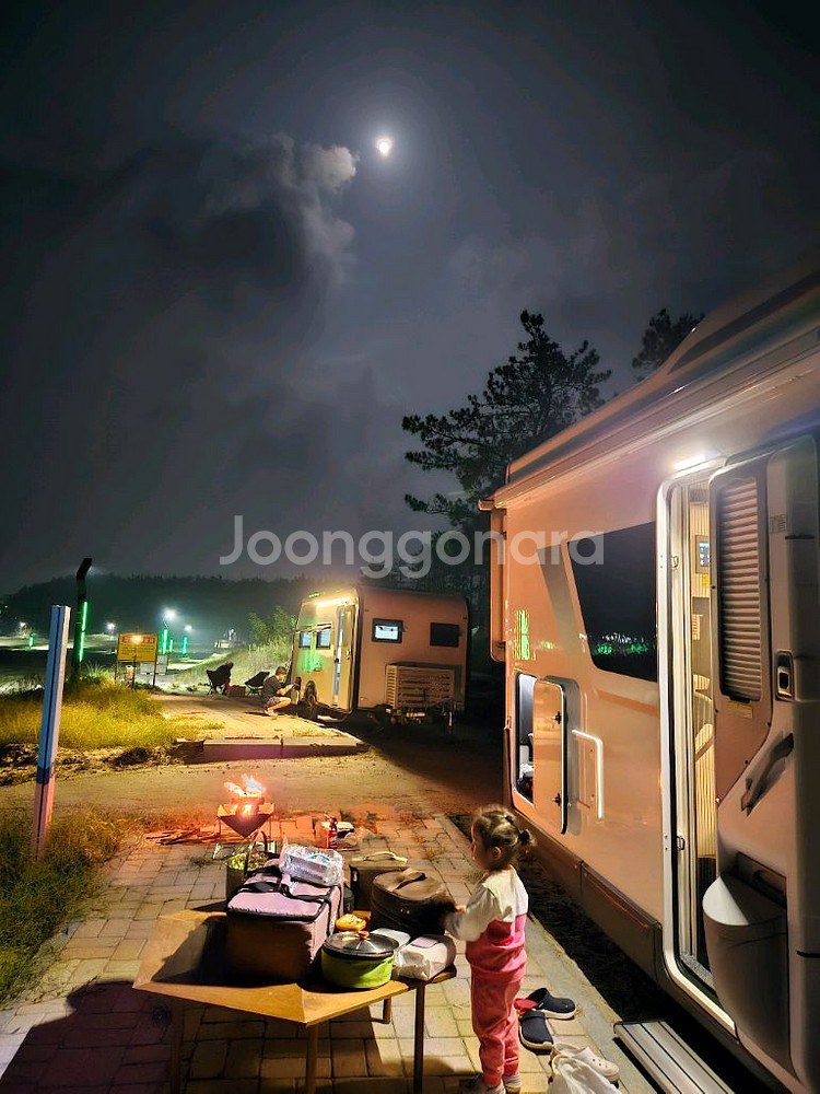 현대포레스트캠핑카 풀옵션 전기부자--5