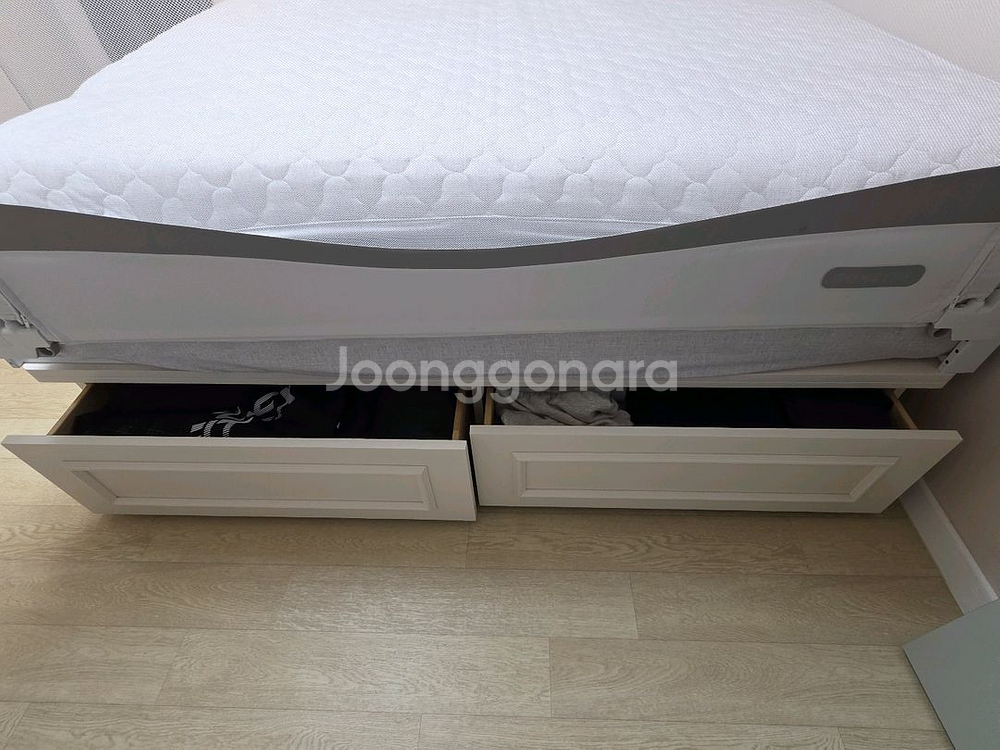 웨인스코팅 호텔식 원목 침대 프레임 K--2