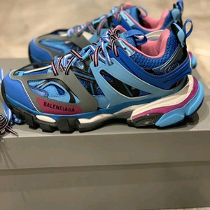 발렌시아가 트랙슈즈 블루색상