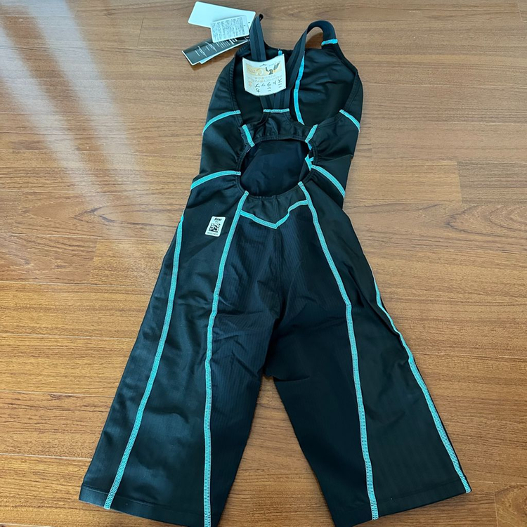 [새상품]미즈노 여성 반전신 수영복 블랙 XL--3