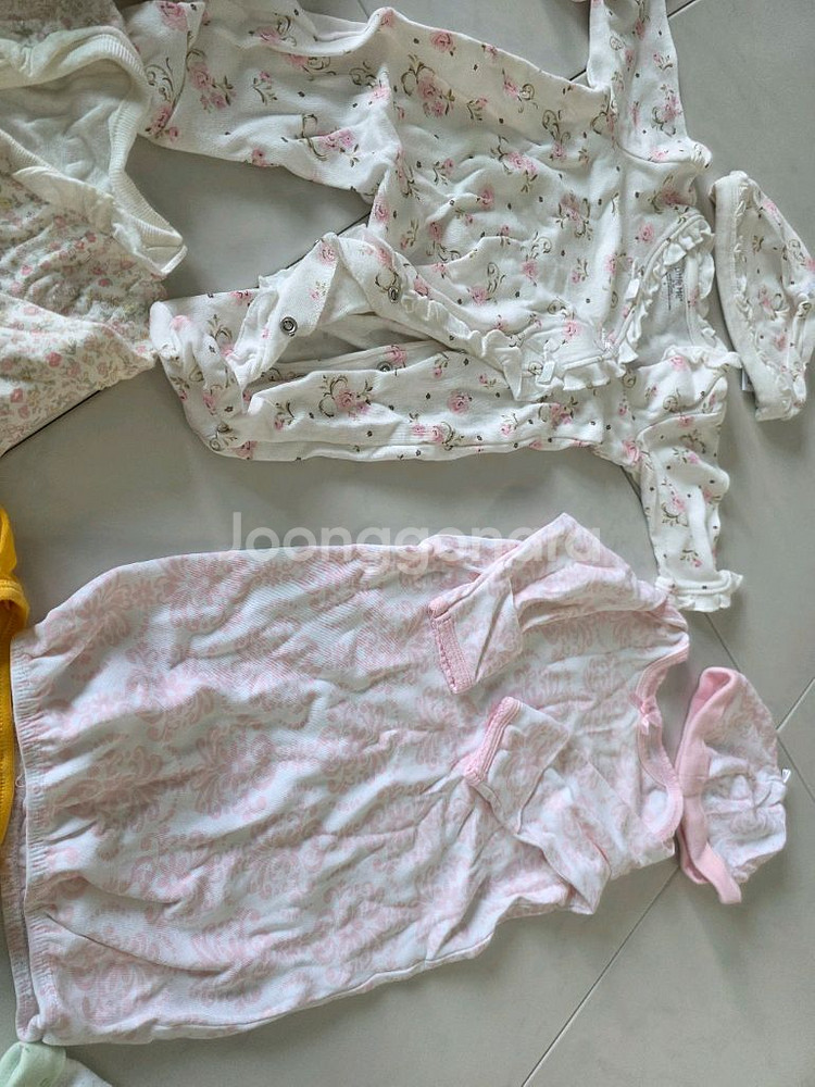 신생아~3개월 바디수트 및 의류 일괄--1