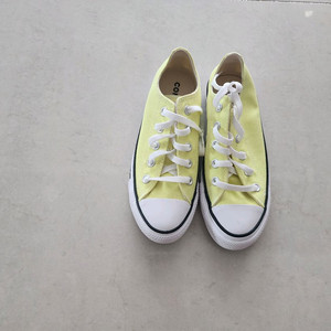 스프리스 운동화 230사이즈 새거 팔아요