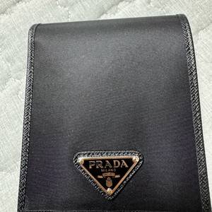 프라다 미사용 반지갑 팔아요