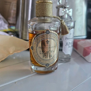 펜할리곤스 페트라