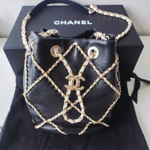 샤넬 체인 버킷백