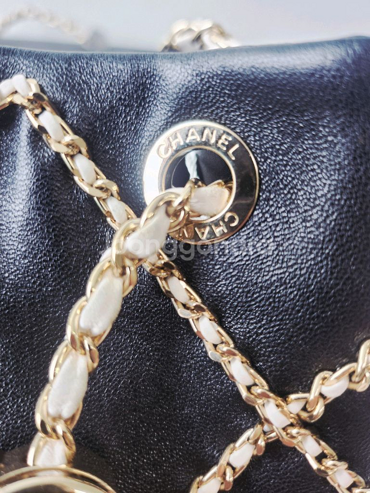 샤넬 체인 버킷백--2