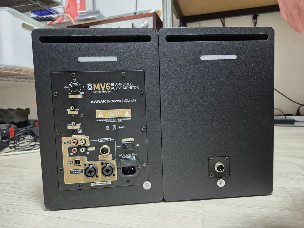 엠프내장형컴퓨터스피커 이미지