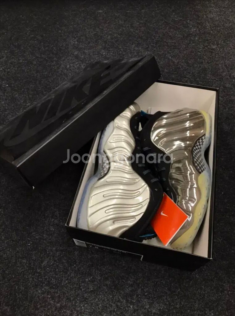 255 나이키 에어 폼포짓 원 크롬포짓--0