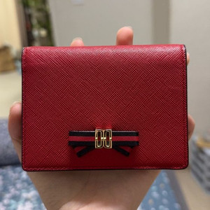 닥스 레드 DD로고 투톤 리본 포인트 반지갑