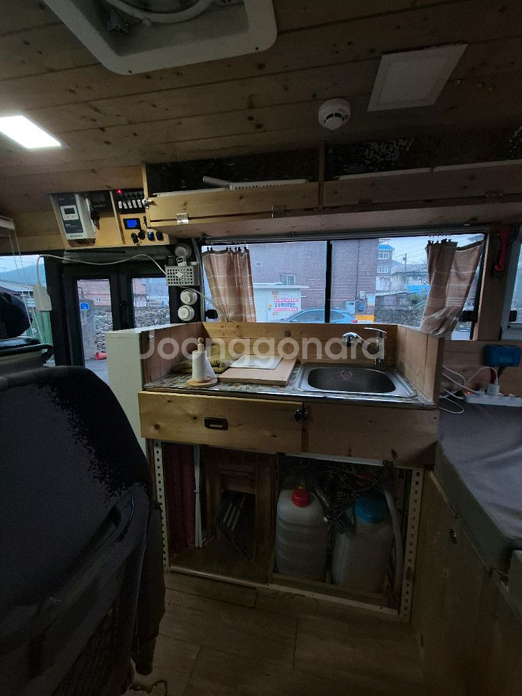 카운티 캠핑카 5인승 판매합니다--4